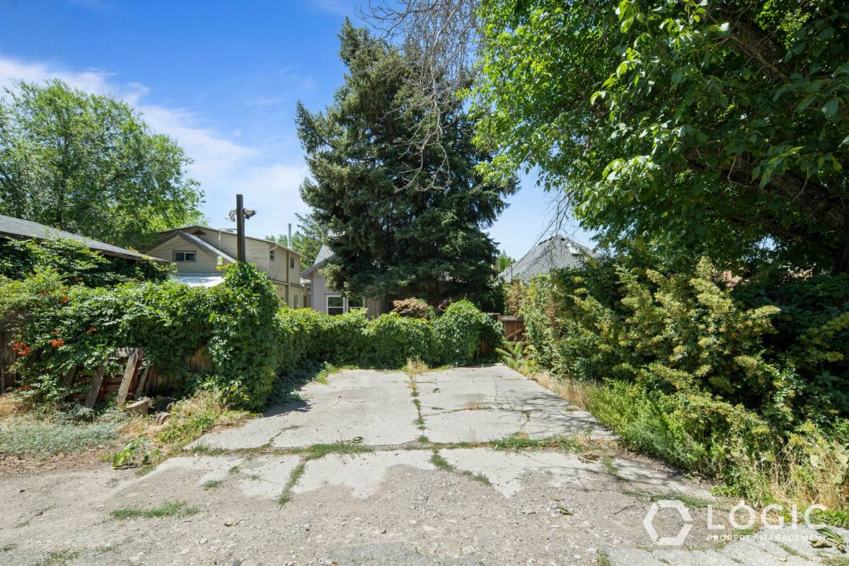Apartment for rent at 423 S Douglas St #UPSTAIRS, Salt Lake City, UT 84102