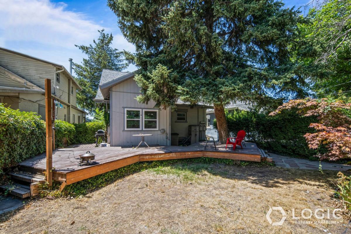 Apartment for rent at 423 S Douglas St #UPSTAIRS, Salt Lake City, UT 84102