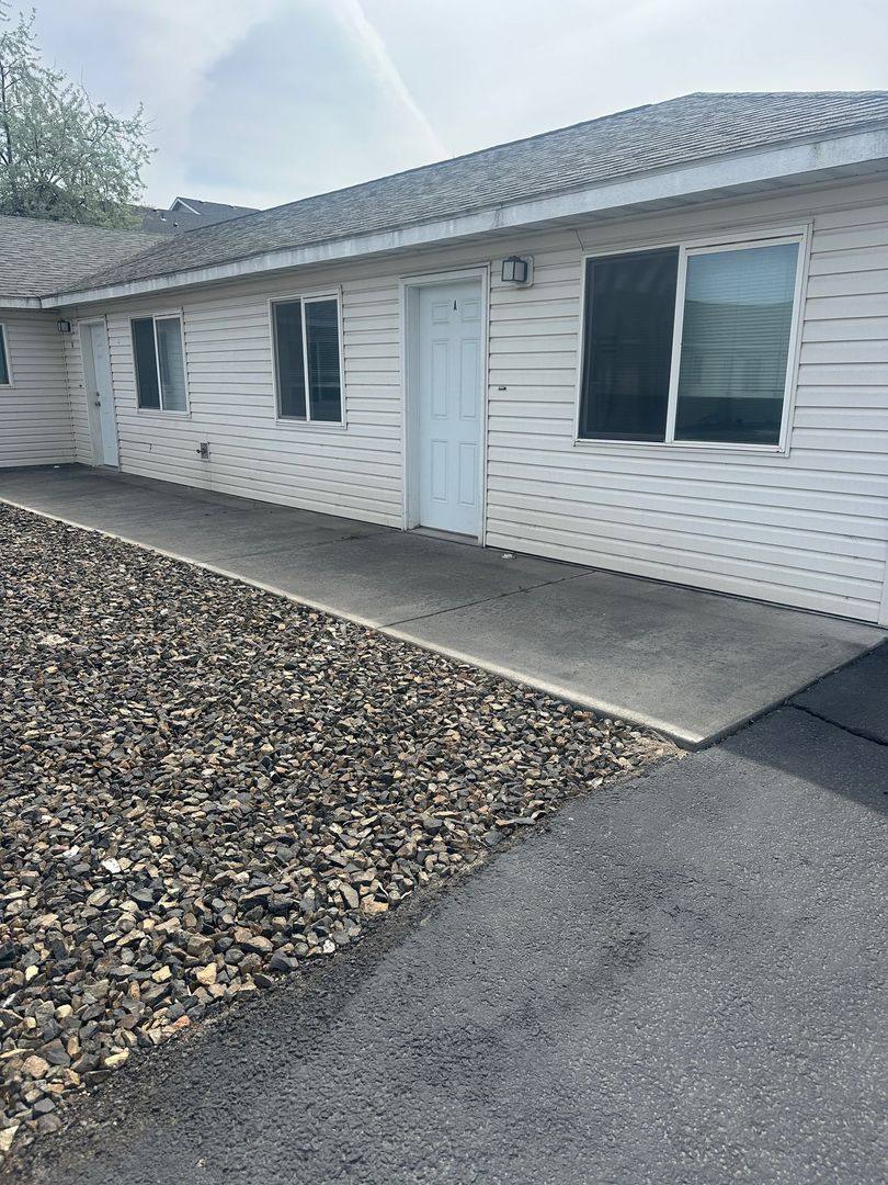 Apartment for rent at 839 S Division, Moses Lake, WA 98837