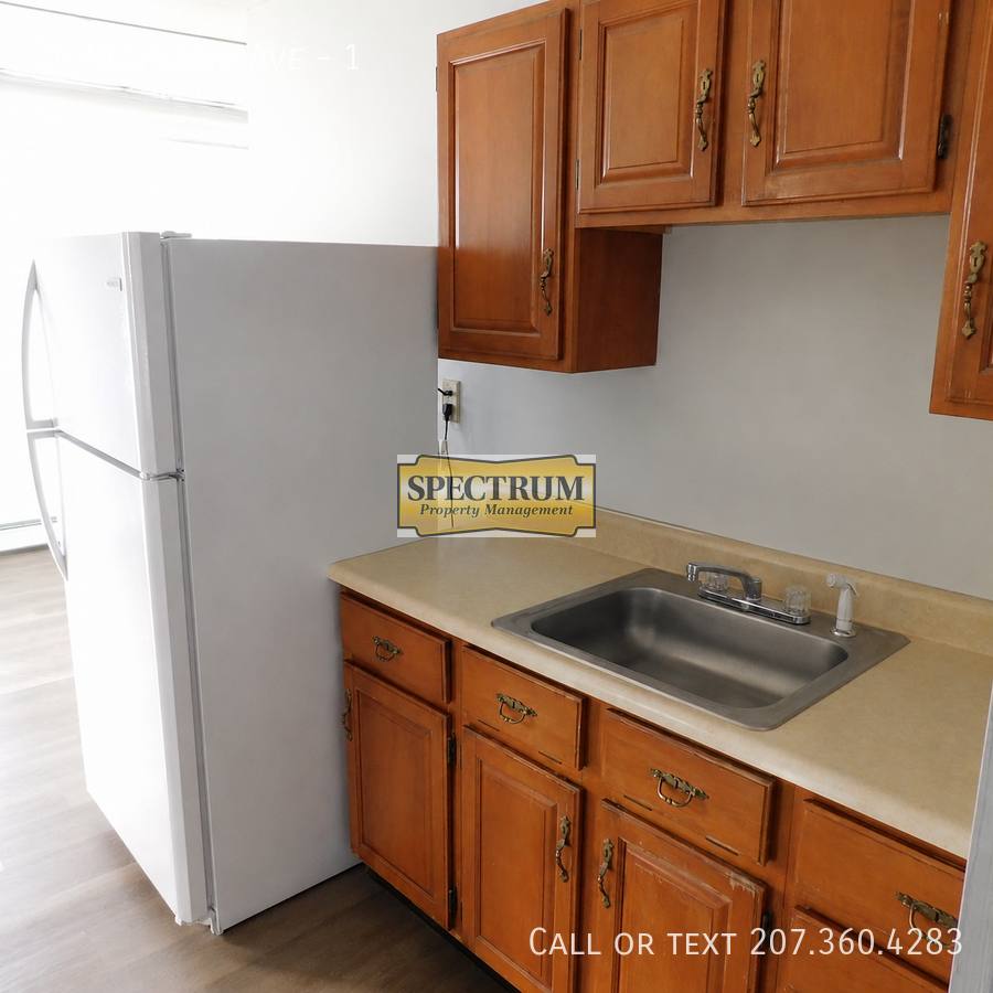 Apartment for rent at 16 Highland Ave #1, Gardiner, ME 04345
