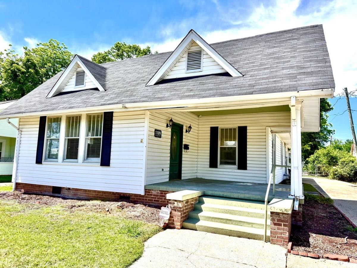 House for rent at 1109 2nd Ave N, Columbus, MS 39701