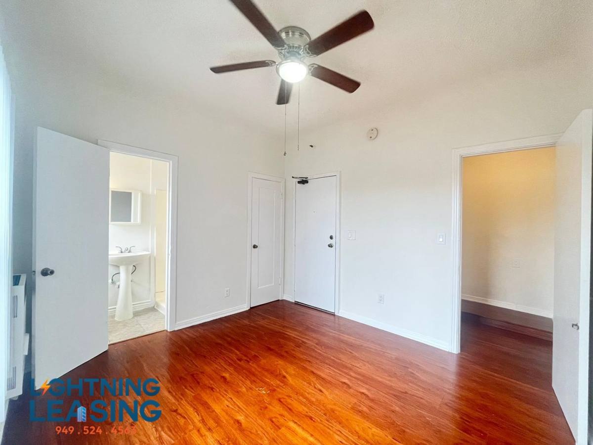 Apartment for rent at 2744 San Marino St #201B, Los Angeles, CA 90006