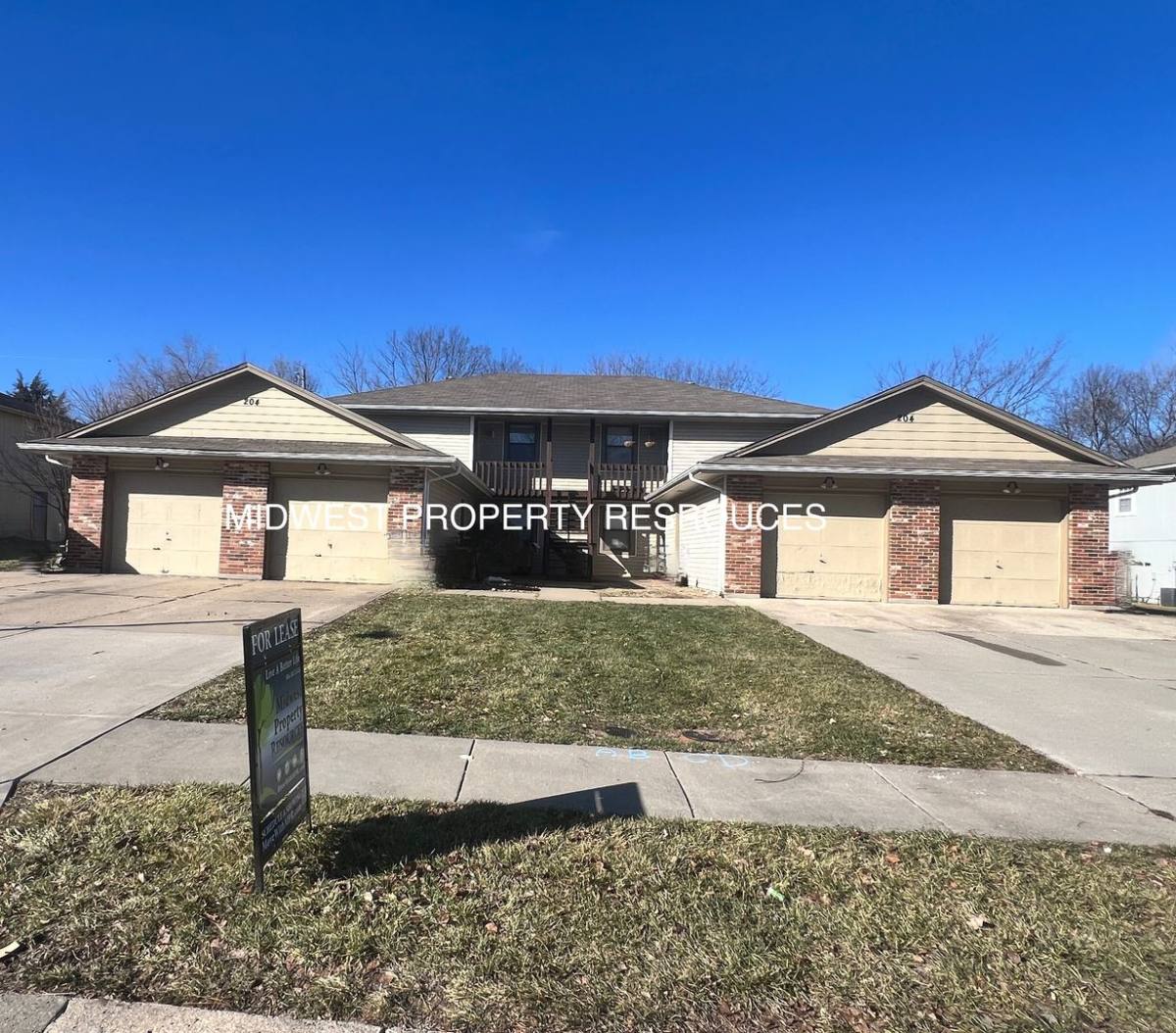 Townhouse for rent at 204 Sky-Vue Dr, Raymore, MO 64083