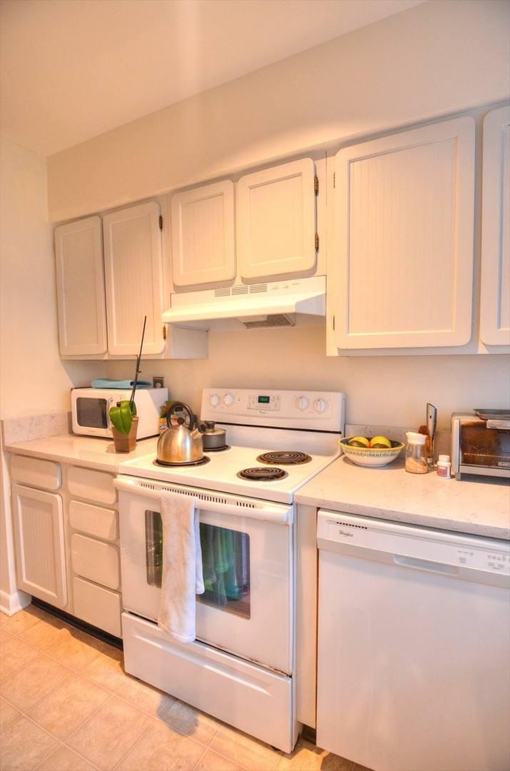 Townhouse for rent at 114 Beechwood Dr, Carrboro, NC 27510