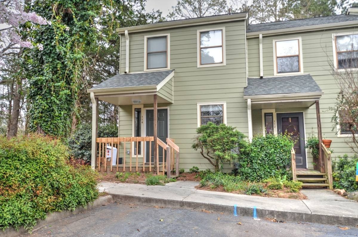 Townhouse for rent at 114 Beechwood Dr, Carrboro, NC 27510