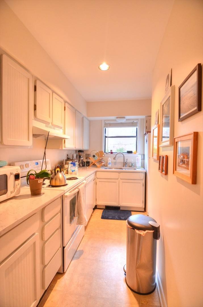 Townhouse for rent at 114 Beechwood Dr, Carrboro, NC 27510