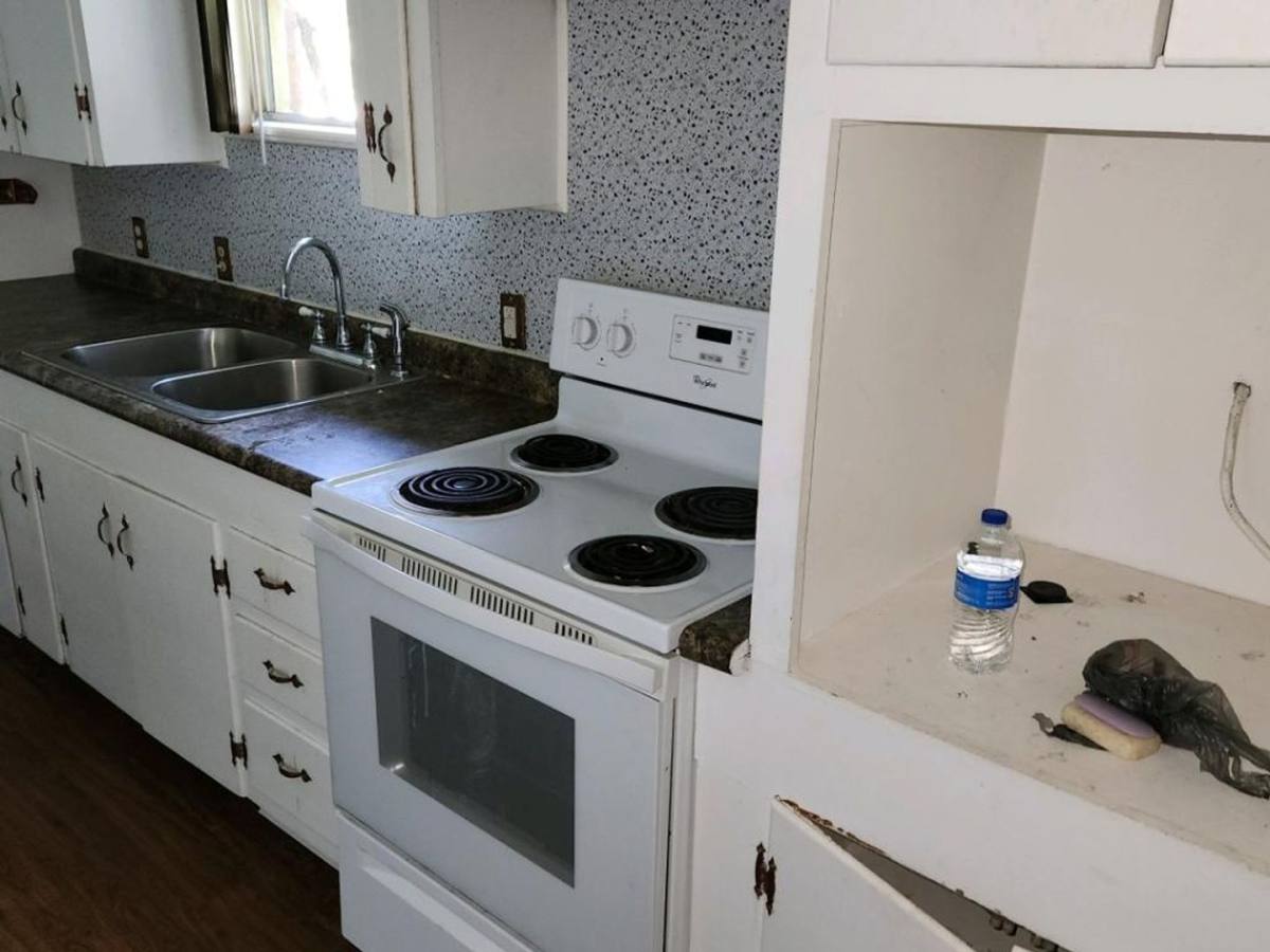 House for rent at 208 Southview Dr, Henderson, TX 75654