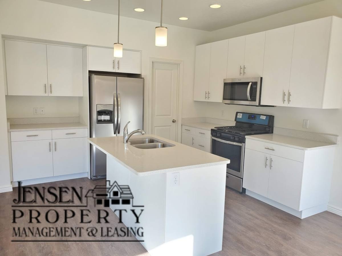 House for rent at 3294 E Tanoak Dr, Saint George, UT 84790