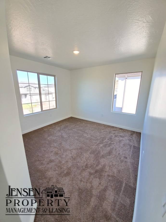 House for rent at 3294 E Tanoak Dr, Saint George, UT 84790