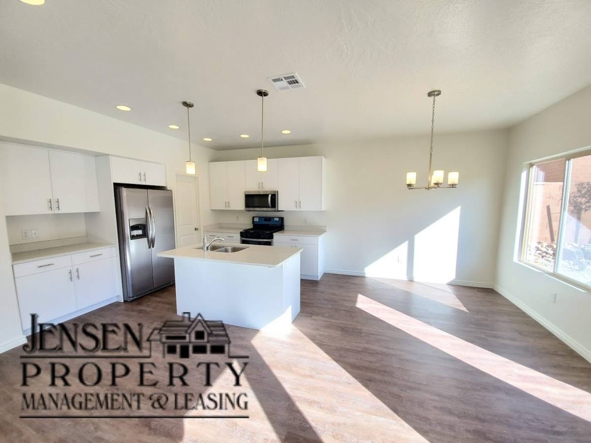 House for rent at 3294 E Tanoak Dr, Saint George, UT 84790