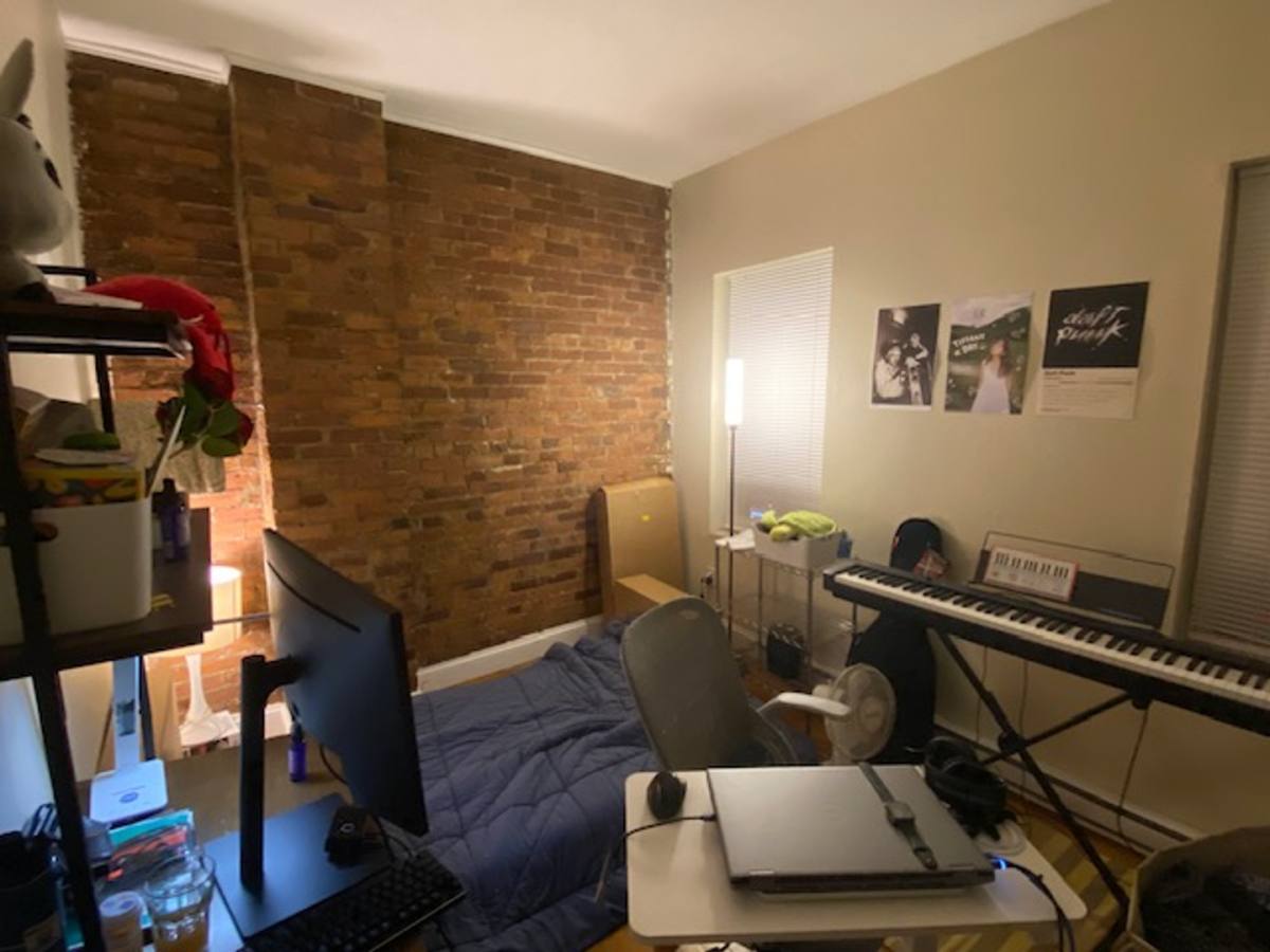 Apartment for rent at 886 Huntington Ave, Boston, MA 02115