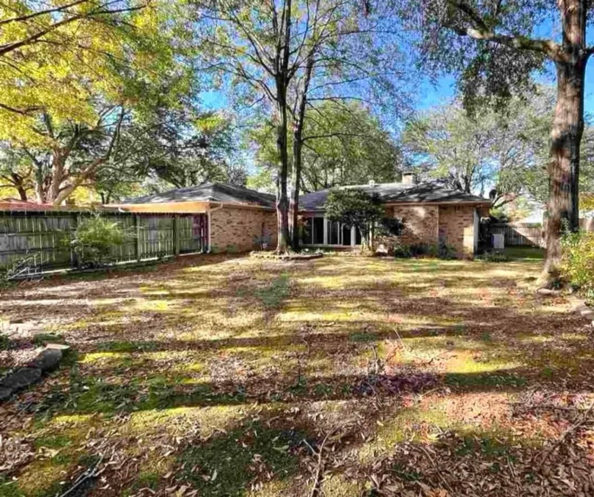 House for rent at 42 Lanshire Dr, Texarkana, TX 75503