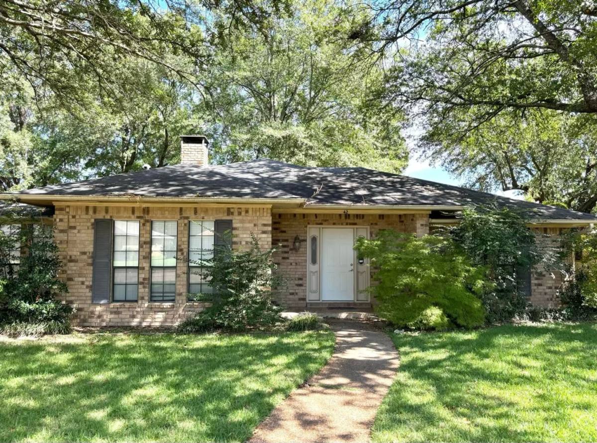 House for rent at 42 Lanshire Dr, Texarkana, TX 75503