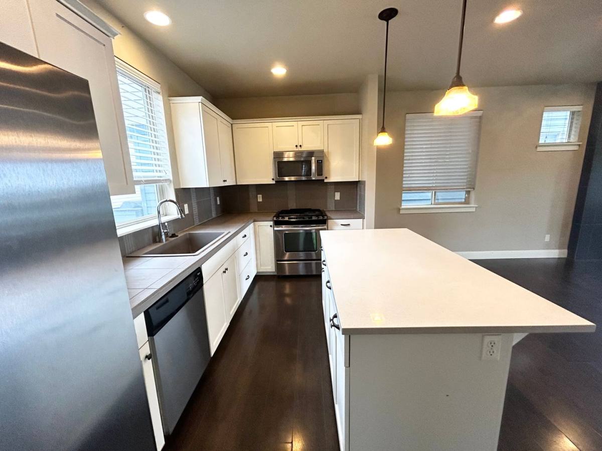 House for rent at 14439 SW Meridian St, Beaverton, OR 97005