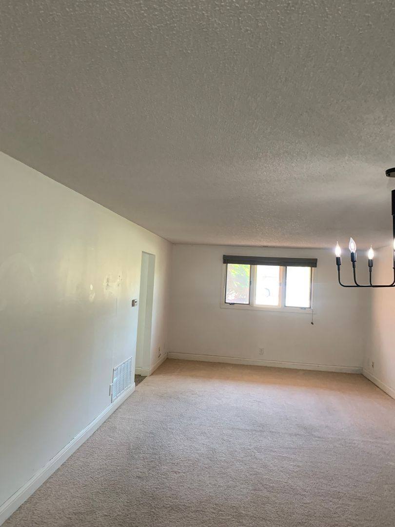 Apartment for rent at 454-458 N27th St, Fort Dodge, IA 50501