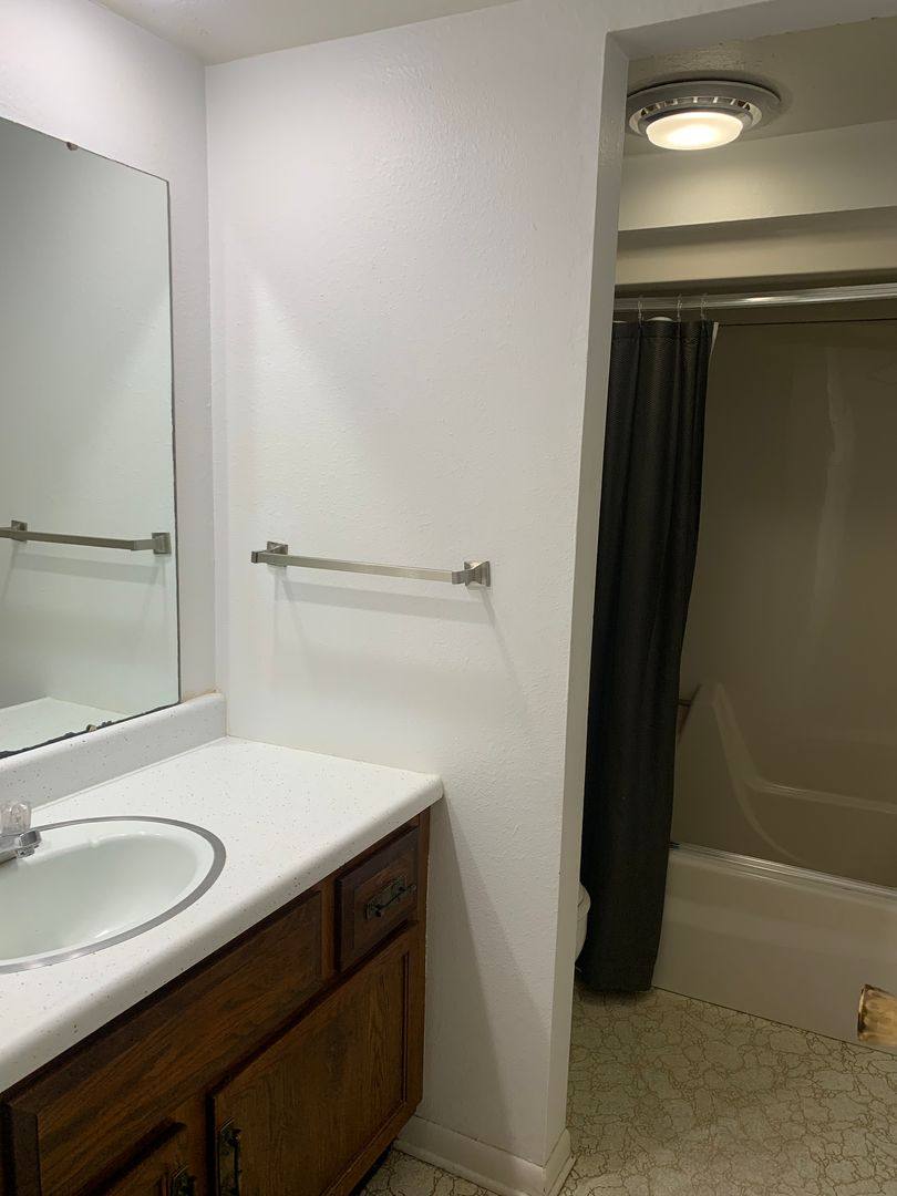 Apartment for rent at 454-458 N27th St, Fort Dodge, IA 50501