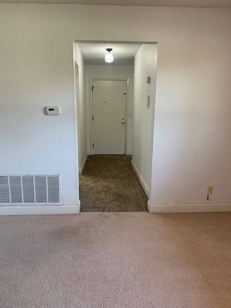 Apartment for rent at 454-458 N27th St, Fort Dodge, IA 50501