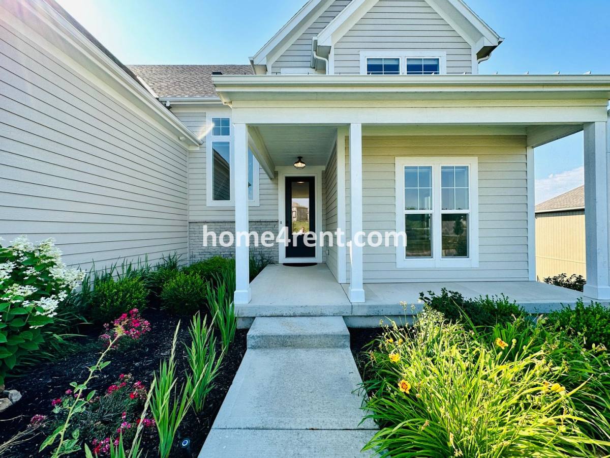 House for rent at 25275 W 114th St, Olathe, KS 66061