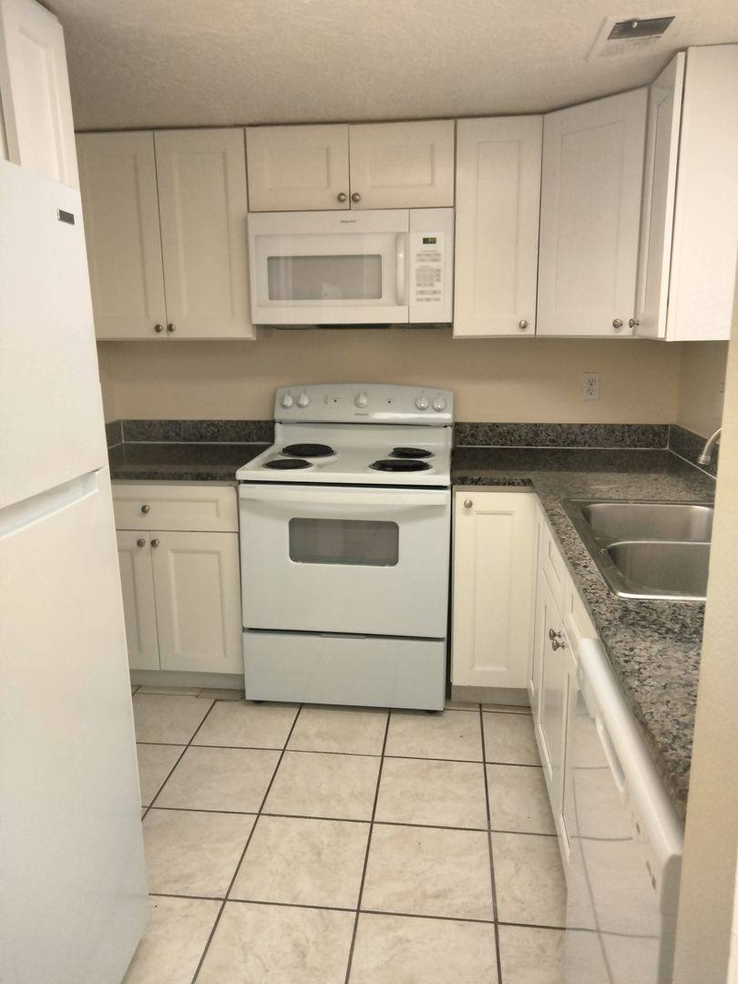 Townhouse for rent at 12030 Menaul Blvdne, Albuquerque, NM 87112