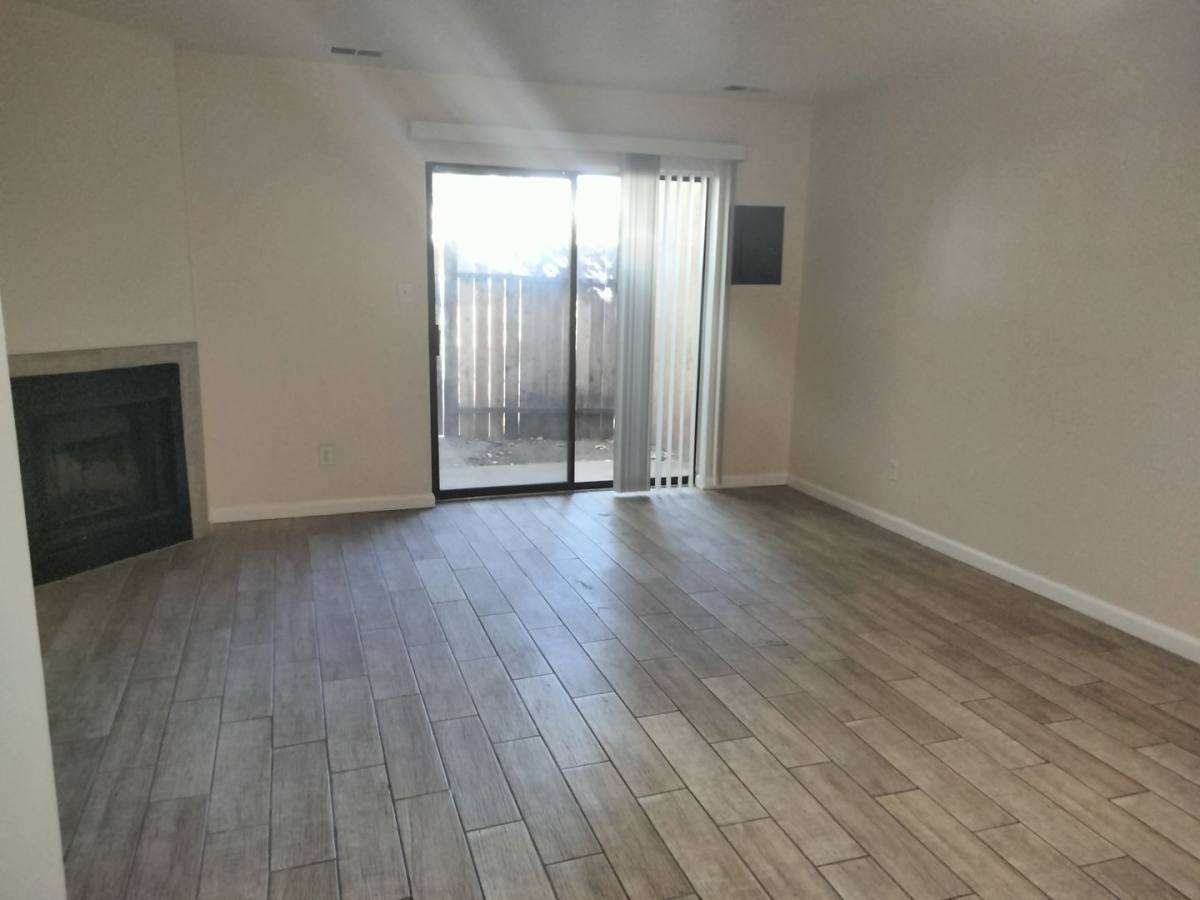 Townhouse for rent at 12030 Menaul Blvdne, Albuquerque, NM 87112