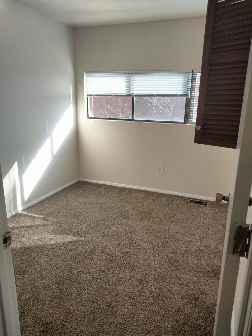 Townhouse for rent at 12030 Menaul Blvdne, Albuquerque, NM 87112