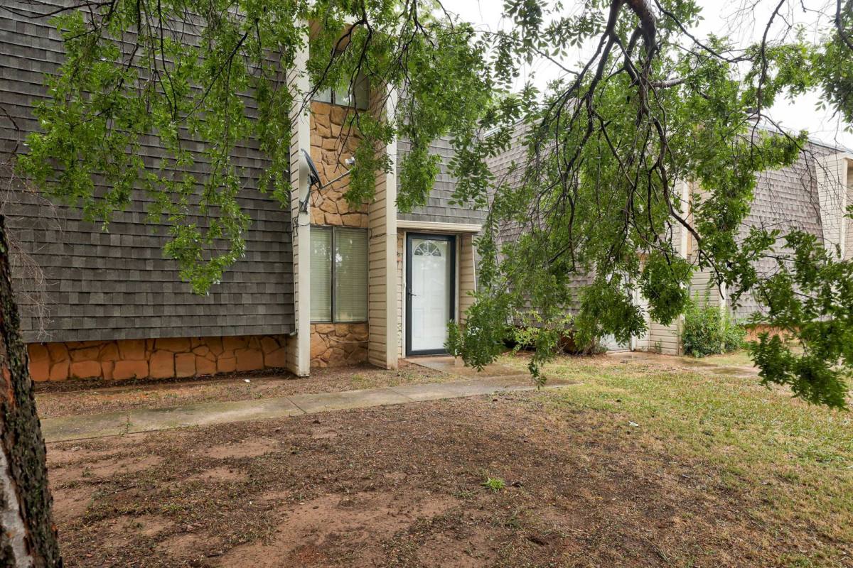 Townhouse for rent at 631 Welston Circle, Norman, OK 73071