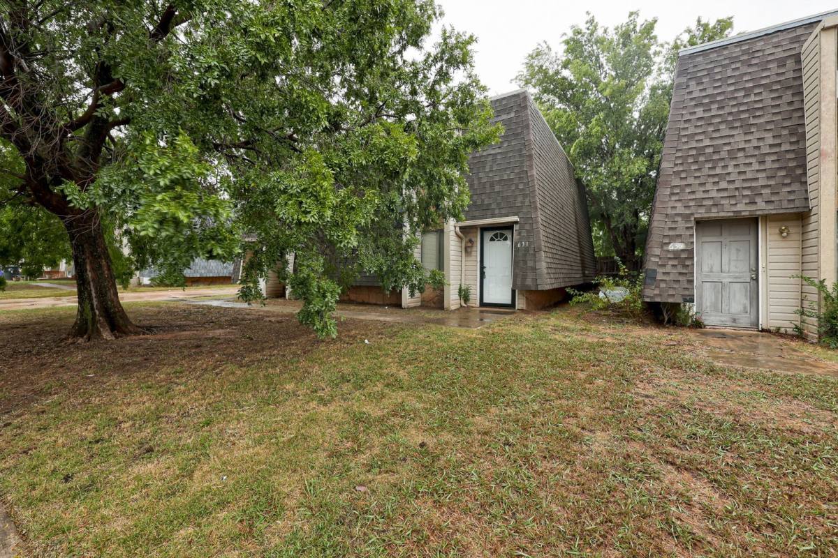 Townhouse for rent at 631 Welston Circle, Norman, OK 73071