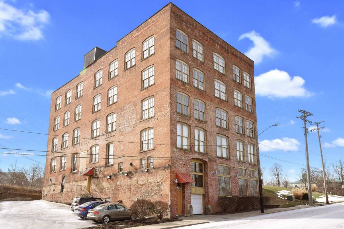 Townhouse for rent at 10307 Detroit Ave, Cleveland, OH 44102