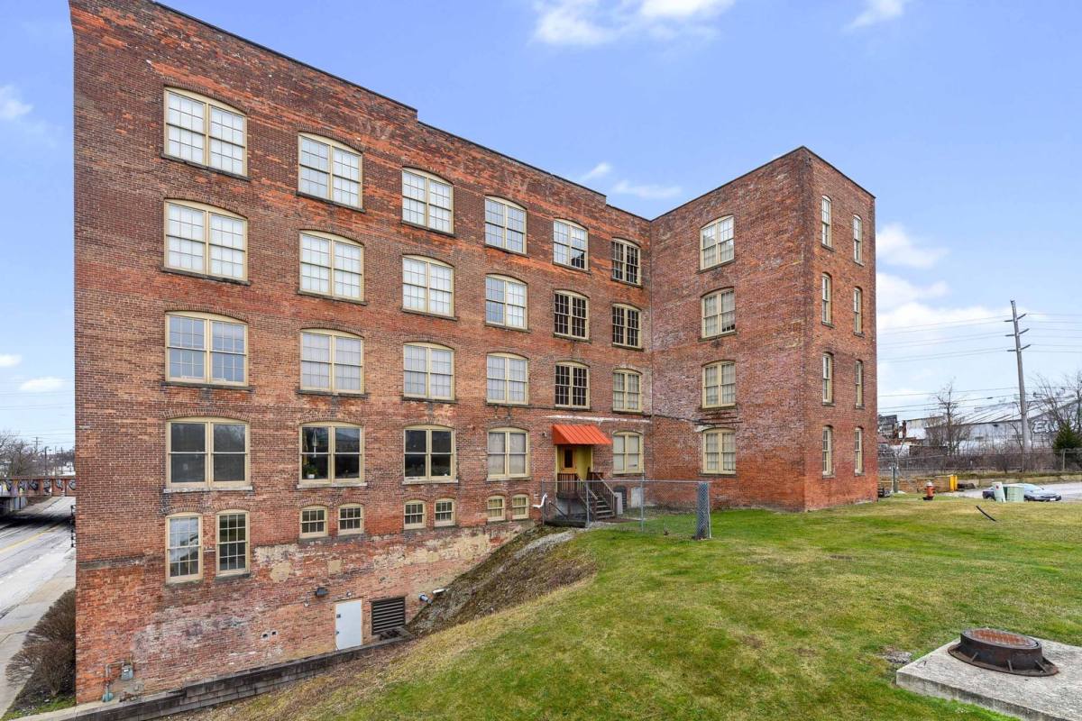 Townhouse for rent at 10307 Detroit Ave, Cleveland, OH 44102