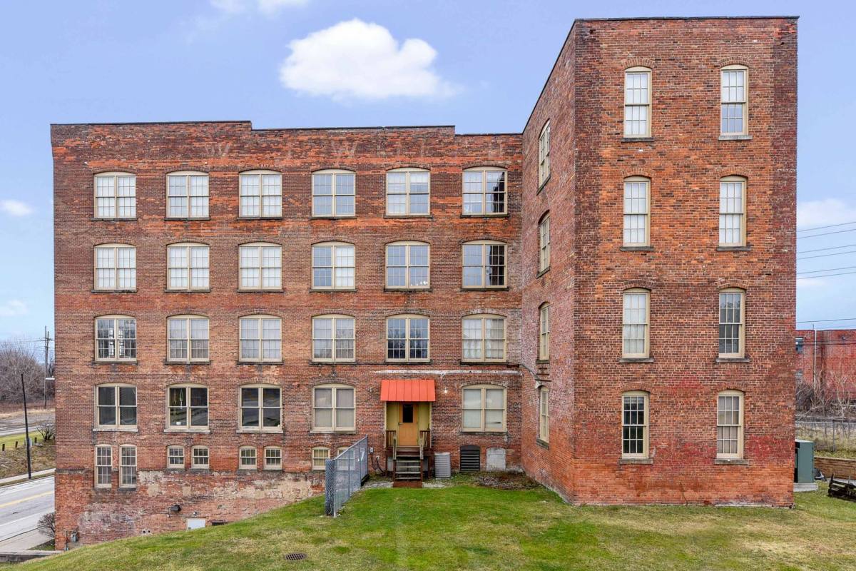 Townhouse for rent at 10307 Detroit Ave, Cleveland, OH 44102