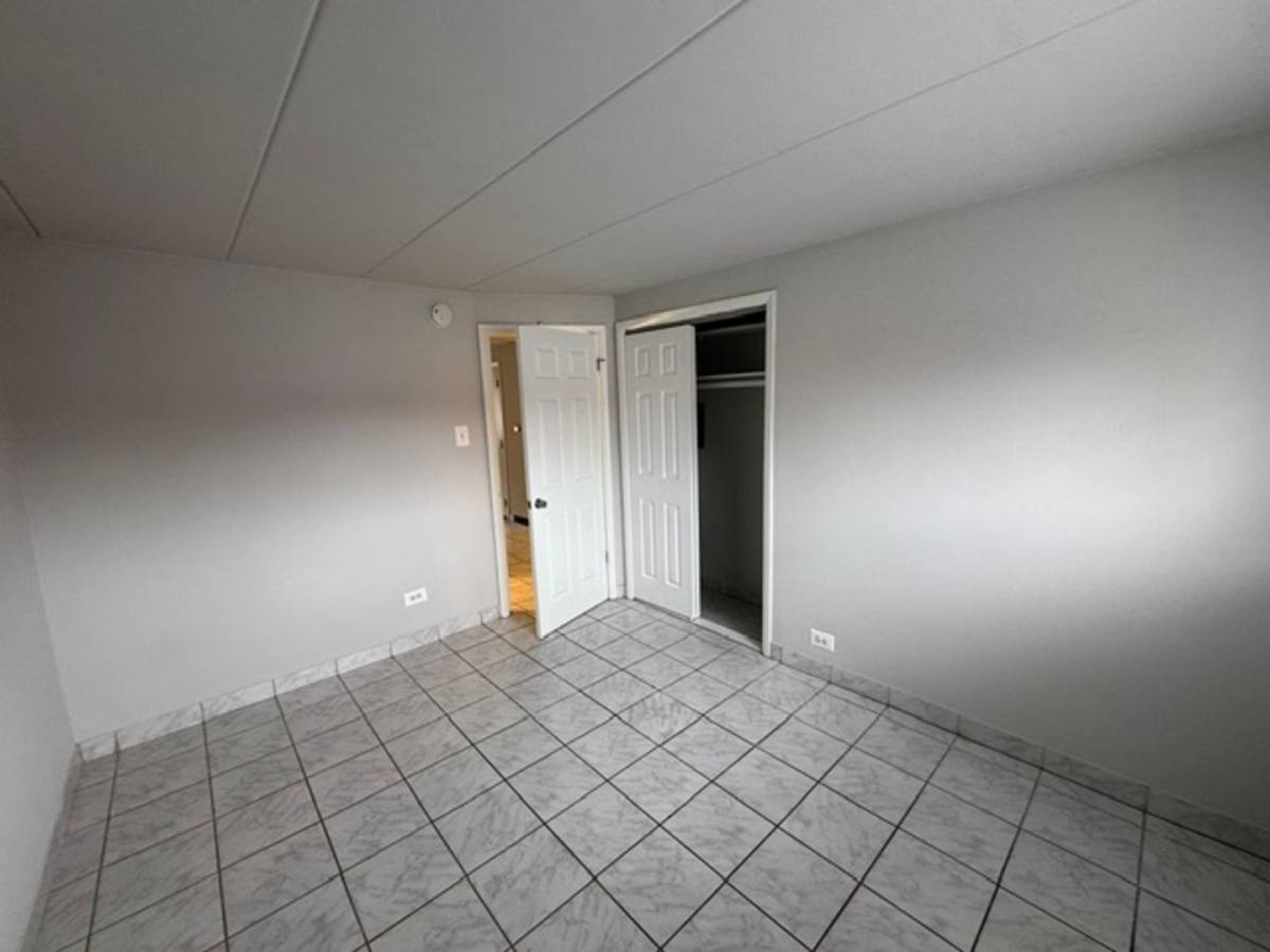 Apartment for rent at 14500 Torrence Ave, Chicago, IL 60633