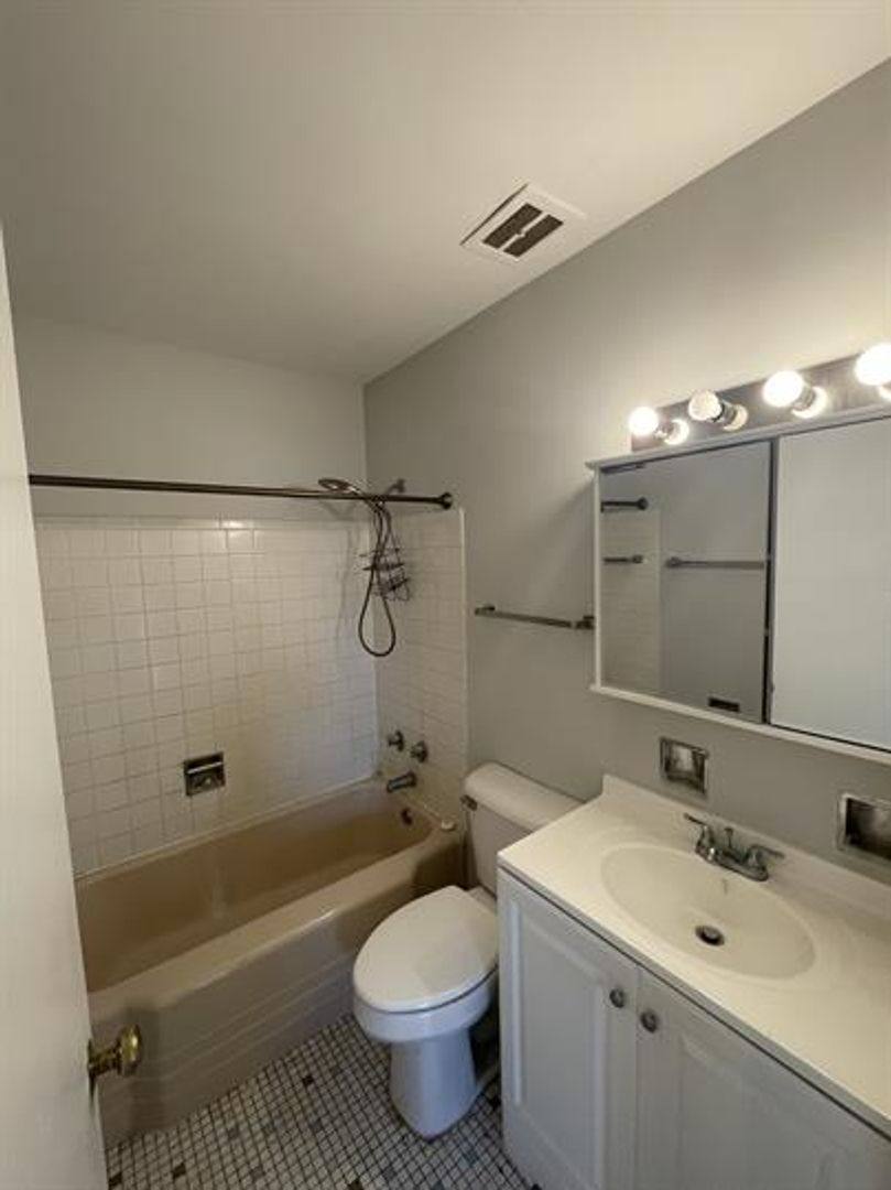 Apartment for rent at 1246 S 57th Ave, Cicero, IL 60804