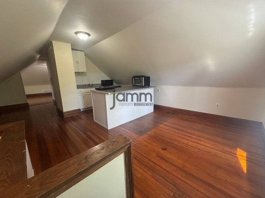 Apartment for rent at 3228 E Fairfax Rd, Cleveland, OH 44118