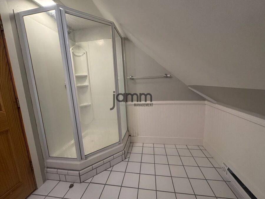 Apartment for rent at 3228 E Fairfax Rd, Cleveland, OH 44118