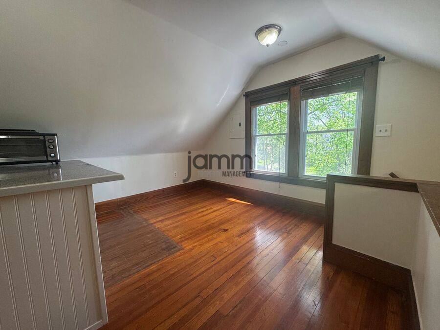 Apartment for rent at 3228 E Fairfax Rd, Cleveland, OH 44118