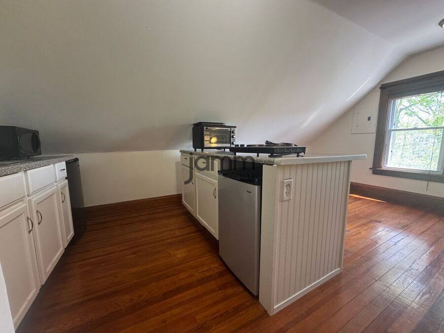 Apartment for rent at 3228 E Fairfax Rd, Cleveland, OH 44118