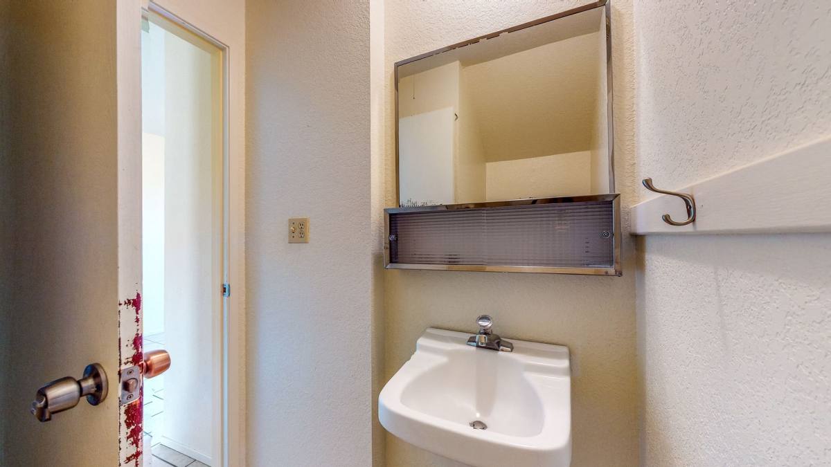 Townhouse for rent at 1331 N, Santa Rosa, CA 95404