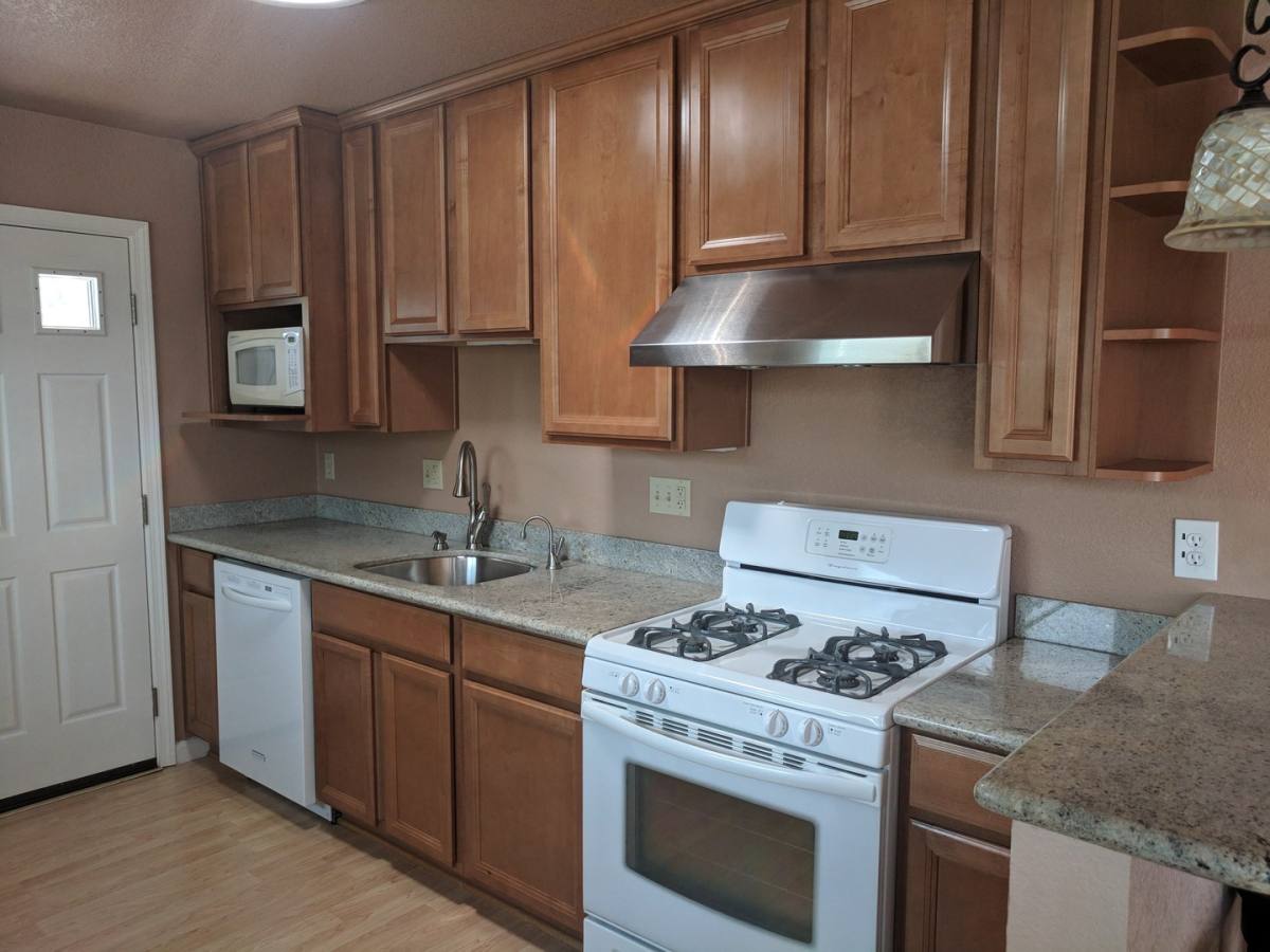 Apartment for rent at 565 Smalley Ave, Hayward, CA 94541