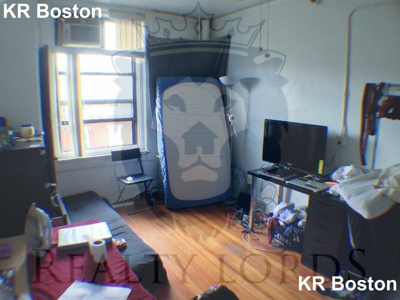 Apartment for rent at 91 Westland Ave, Boston, MA 02115
