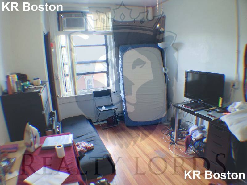 Apartment for rent at 91 Westland Ave, Boston, MA 02115