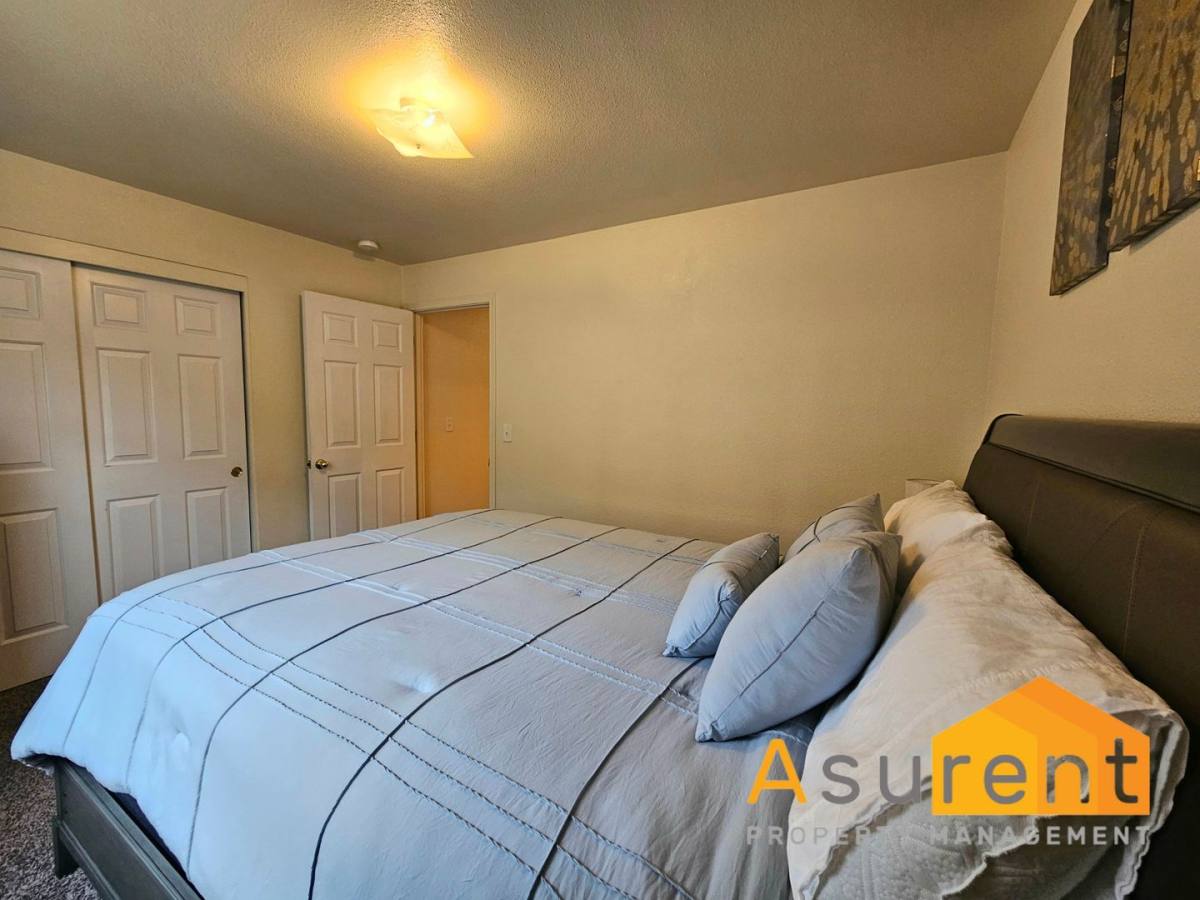 House for rent at 2030 Brookhurst St, Medford, OR 97504