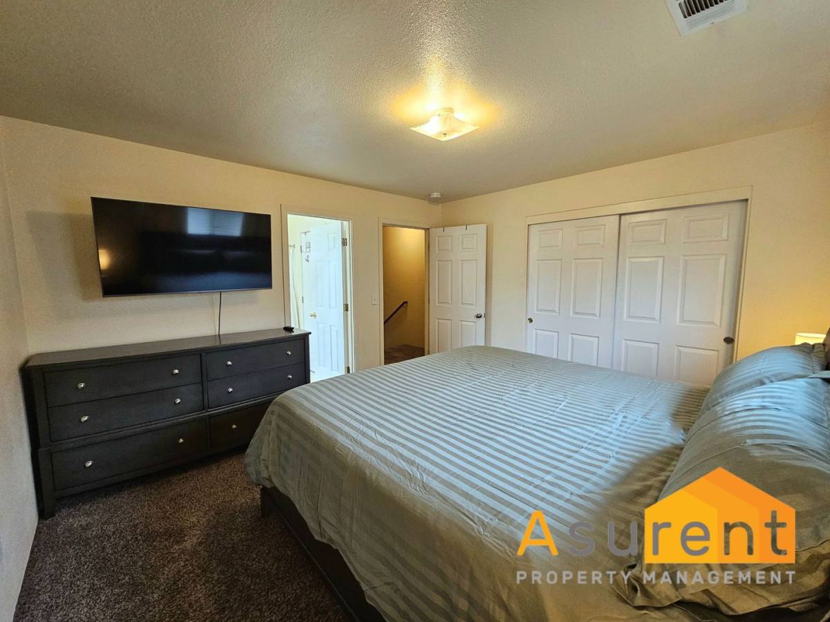 House for rent at 2030 Brookhurst St, Medford, OR 97504