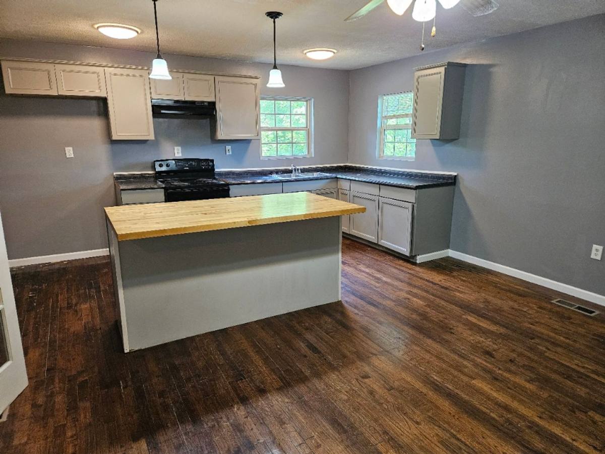 House for rent at 1616 Folsom Ave, Knoxville, TN 37917