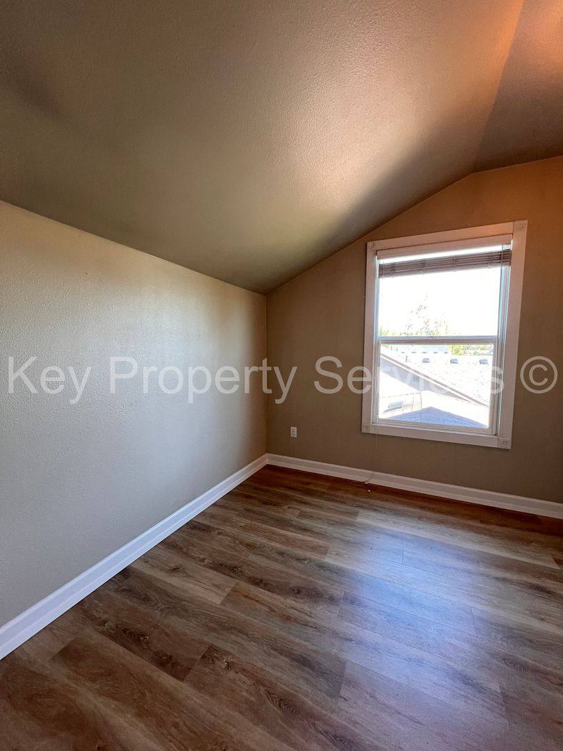 Apartment for rent at 208 Buckeye St, Woodland, WA 98674