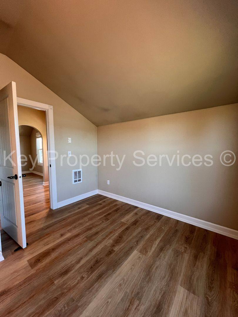 Apartment for rent at 208 Buckeye St, Woodland, WA 98674