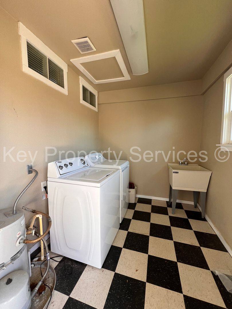 Apartment for rent at 208 Buckeye St, Woodland, WA 98674