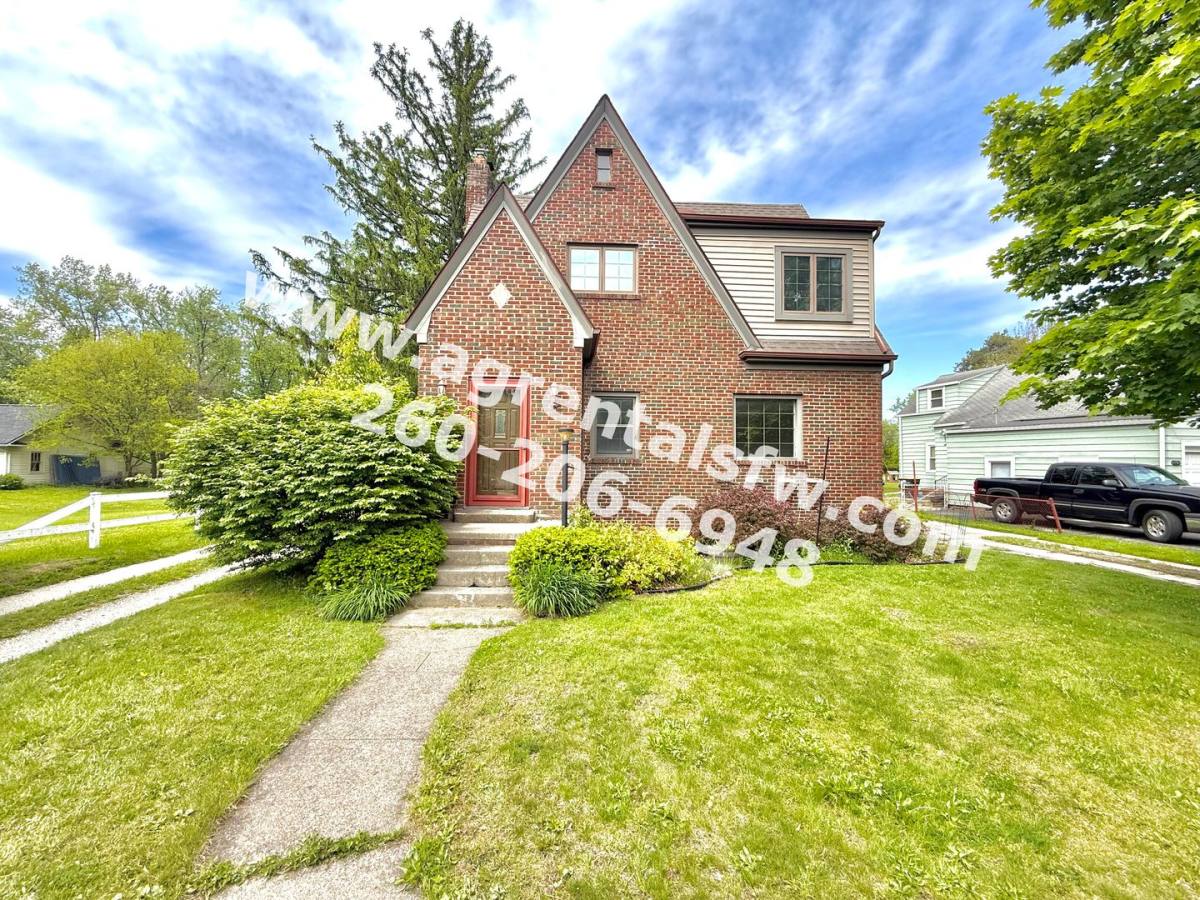 House for rent at 4708 Palatine Dr, Fort Wayne, IN 46804