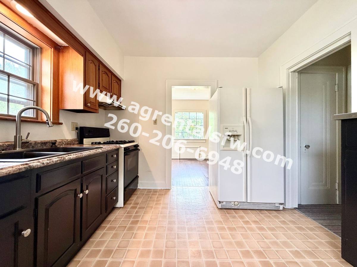 House for rent at 4708 Palatine Dr, Fort Wayne, IN 46804
