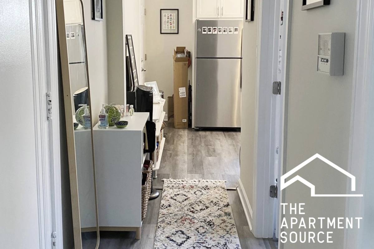 Apartment for rent at 646 W Roscoe St #3N, Chicago, IL 60657
