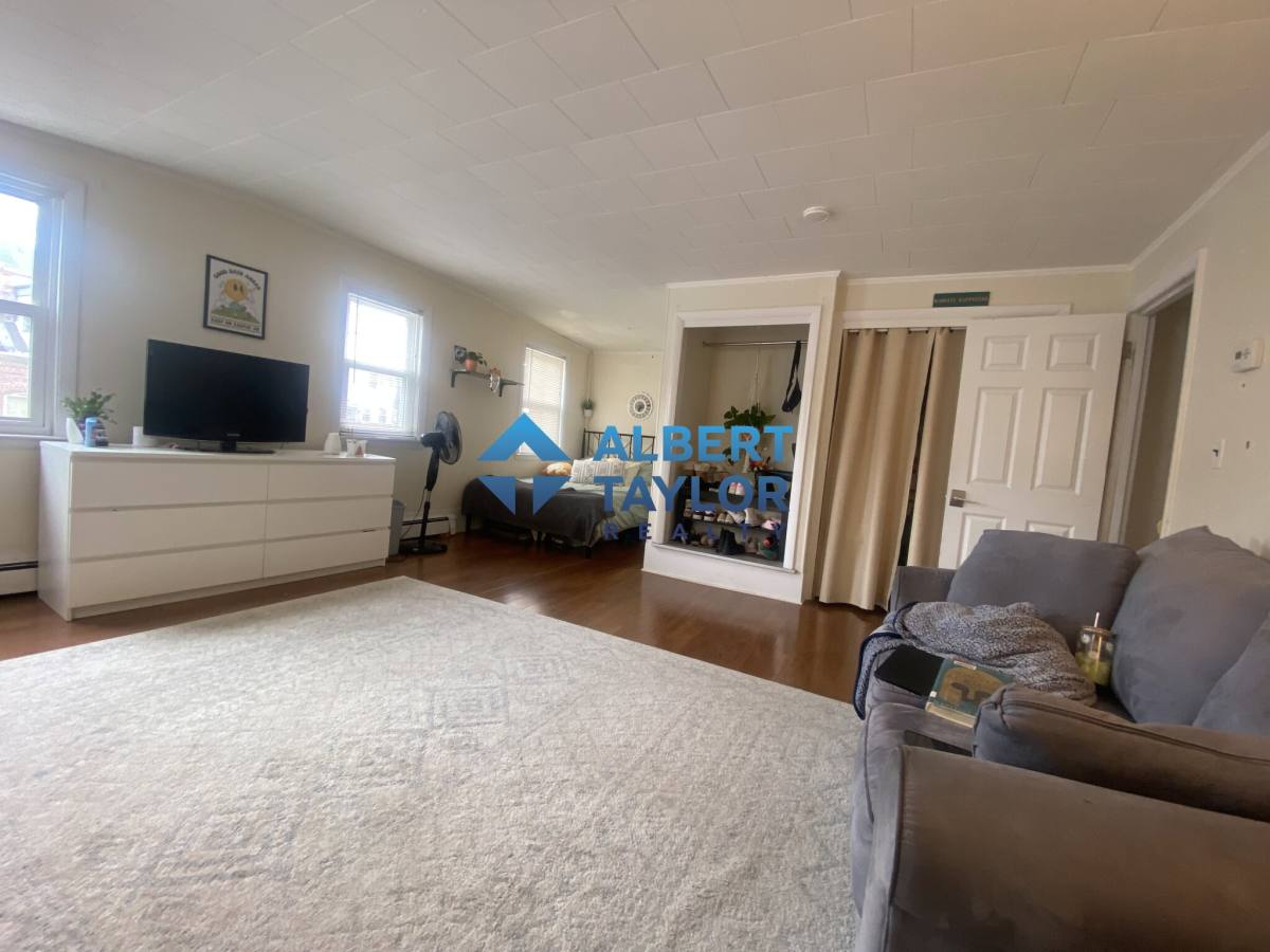 Apartment for rent at 49 Boylston St #2, Brookline, MA 02446